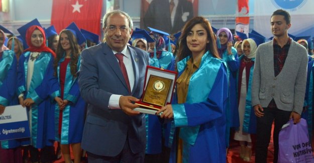 YYÜ Eğitim Fakültesi mezuniyet töreni
