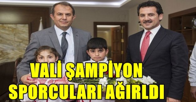 Vali Taşyapan Şampiyon Sporcuları Ağırladı
