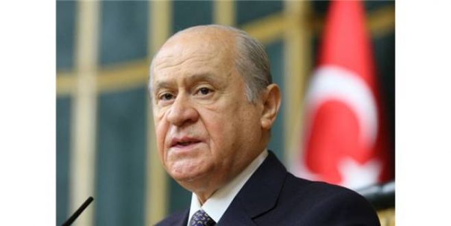 MHP Lideri Devlet Bahçeli saat 18:15'da STAR TV'de canlı yayında olacak!