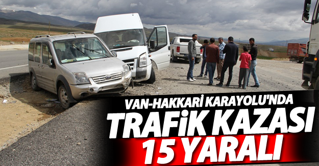 Van-Hakkari karayolu'nda trafik kazası: 15 yaralı