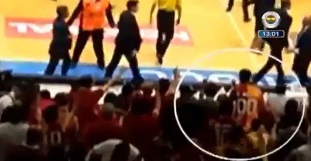 Obradovic’e tükürülme anı görüntülendi!