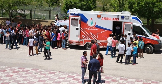 Van’da 'Yaşama Yol Ver' Kampanyası