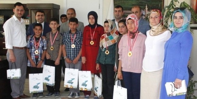 Kırekın Başarılı Öğrencileri Ödüllendirdi