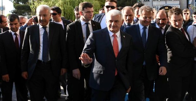 Başbakan Yıldırım, Van'dan ayrılarak İstanbul'a gitti