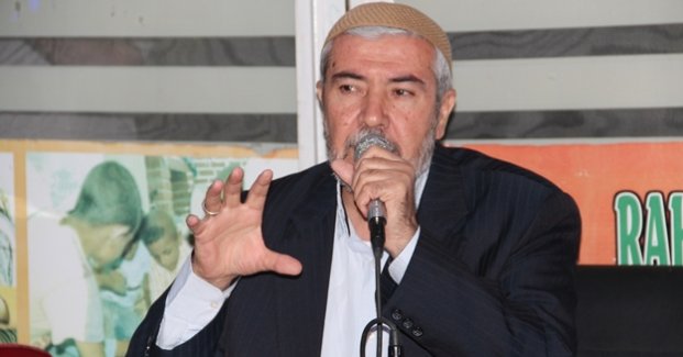 Van Rahmet Eli Derneği açık alanda iftar yemeği verdi