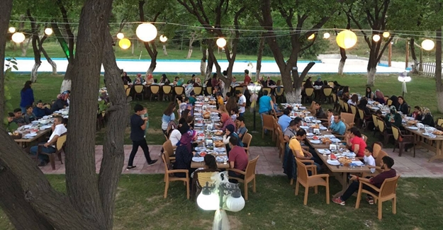 Çocuk evlerinde anlamlı iftar
