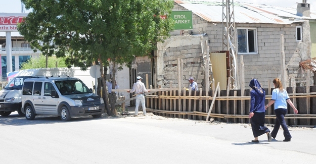Van Büyükşehir Belediyesi’nden yıkım çalışması