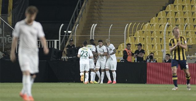 Fenerbahçe 0-3 Bursaspor maçının özeti!Fenerbahçe Timsah'a yem oldu