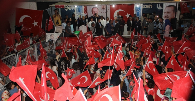 Van’da 7’den 70’e demokrasi nöbeti devam ediyor