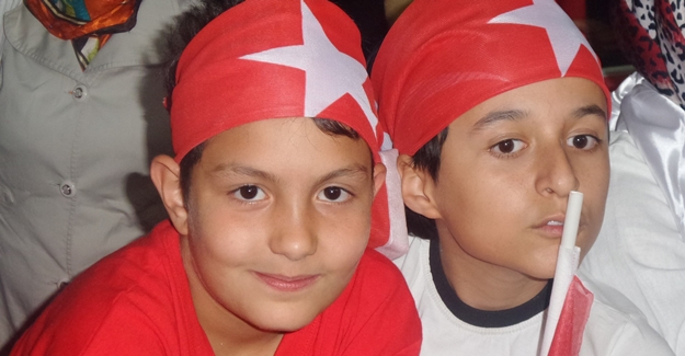 Demokrasi nöbeti ilk günkü heyecanla sürüyor