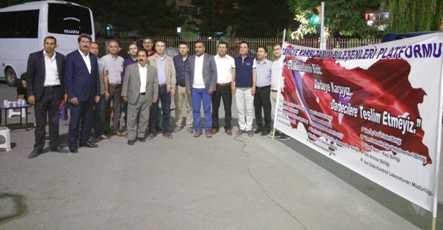 Tarım bileşenlerinden darbe girişimine pankartlı tepki