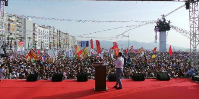 HDP İzmir mitingi sosyal medyayı salladı!