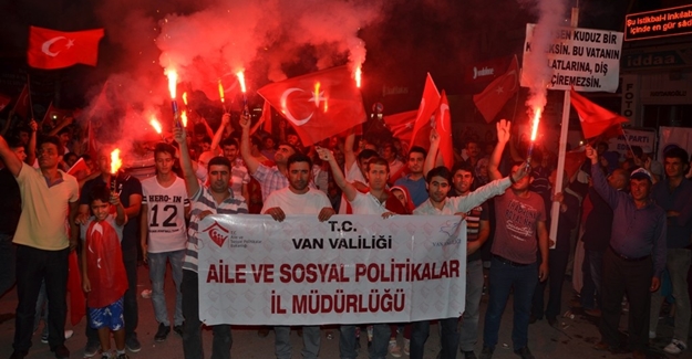 Van ASP İl Müdürlüğü personeli'nden maşaleli depki