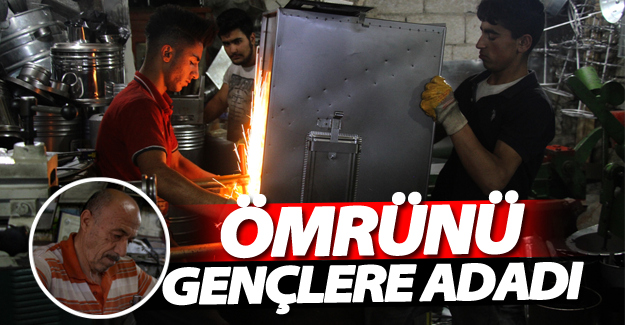 Van'da yarım asırlık sobacı ömrünü gençlere adadı