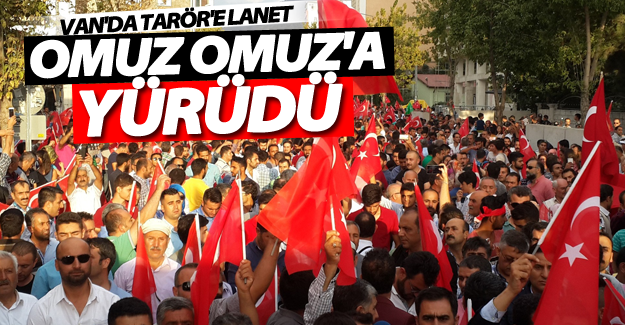 Van omuz omuza yürüdü