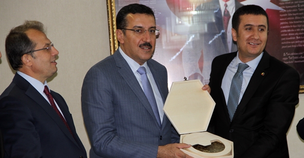 Bakan Tüfenkçi'den Van Ticaret Borsası’na ziyaret