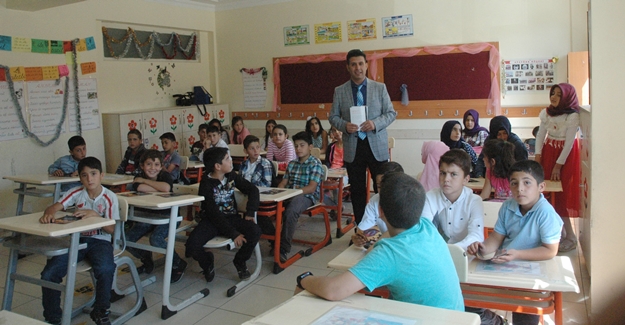 FETÖ’den alınan okulda ‘15 Temmuz Şehitleri’ dersi