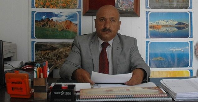 Külay; Van Gölü İnsan Eliyle Yok Ediliyor!