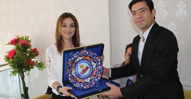 Van'da tayini çıkan savcı ve hakime veda yemeği