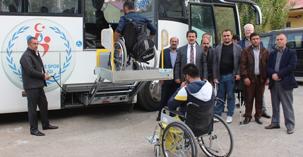 Vanlı engelliler, engelsiz otobüsle rahata kavuştu