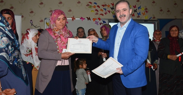 Tuşba Belediyesinden sertifika töreni