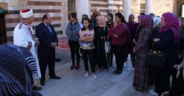 KYK öğrencileri tarihi mekânları gezdi