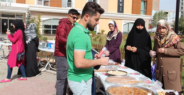 Vanlı kadınlardan 'Halep' için kermes