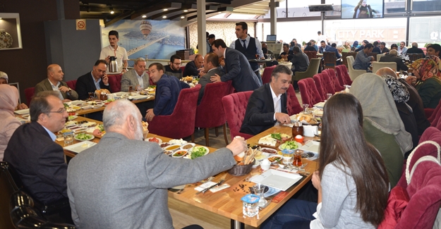 Şehit aileleri kahvaltıda bir araya geldi