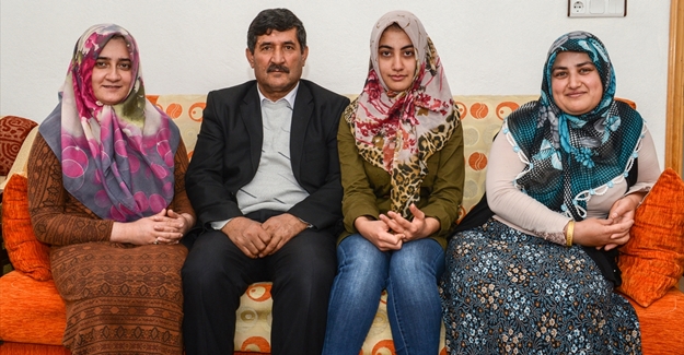 Van depreminin acısına rağmen yaşama tutundular