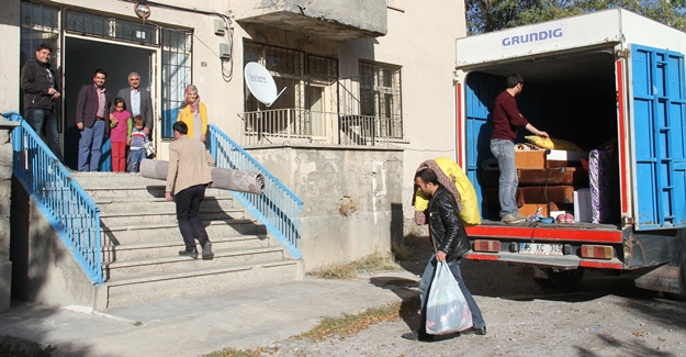 Şırnak’tan Muradiye’ye gelen aileye destek