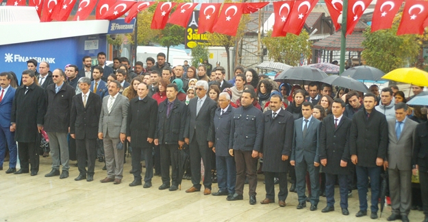 Özalp'ta 29 Ekim Cumhuriyet Bayramı kutlandı