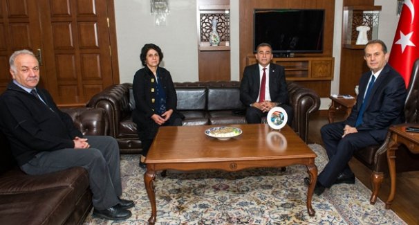 Kızılay heyetinden Vali Taşyapan’a ziyaret