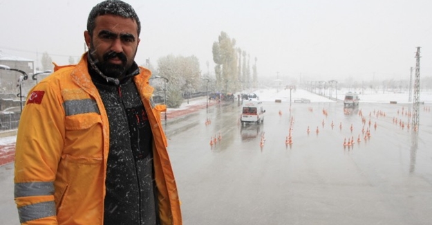 Van'daki Ambulans şoförlerine ileri sürüş eğitimi
