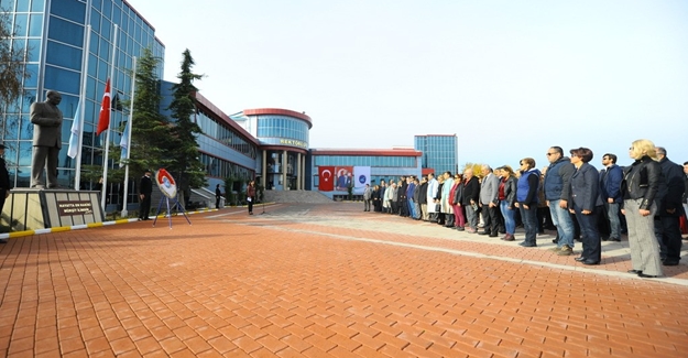 YYÜ'de Atatürk'ü anma töreni düzenlendi