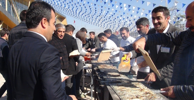 Turizmcilere inci kefali ve ayran aşı ikramı