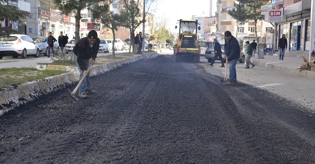 Erciş Belediyesinden caddelerde onarım çalışması