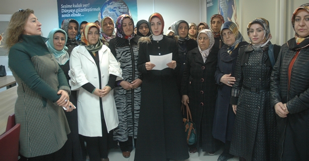 Saldırıya uğrayan AK Parti binasında basın açıklaması