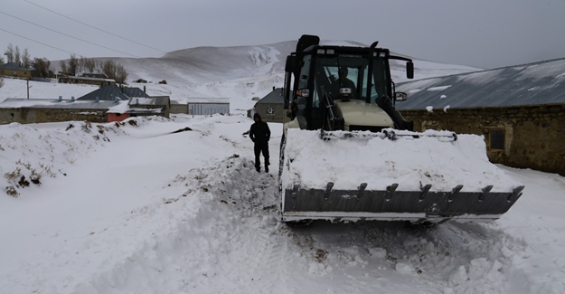 Çaldıran Belediyesinden karla mücadele seferberliği