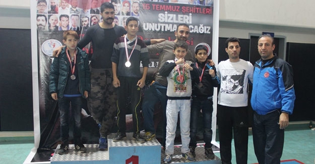 Van’lı MUAY THAİCİLER büyük başarı