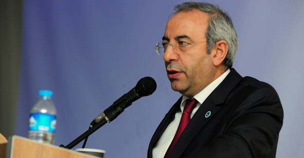 YYÜ'de "Edebiyat Öğrencileri Paneller Dizisi" Başladı