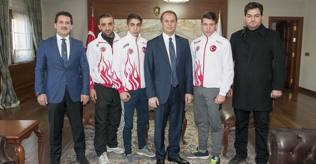 Dünya Şampiyonu Vanlı Muay Thaı Sporcuları Taşyapan’a ziyaret