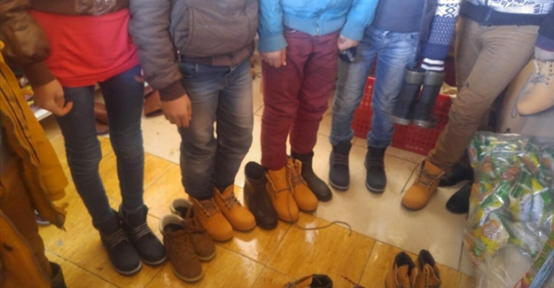 Köy çocukları yardım konseriyle ısındı