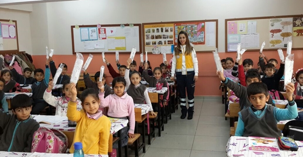 Van’da 10 bin öğrenciye ‘Yaşama Yol Ver’ projesi tanıtıldı