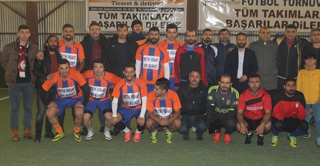 Van'da halı saha futbol turnuvası düzenlendi