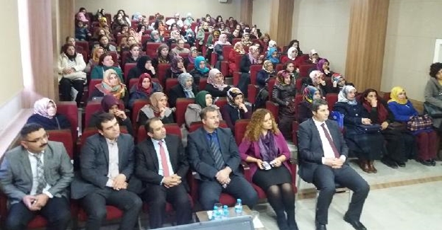 Edremit’te 'İslam’da Kadın ve Ailede Din Eğitimi' konferansı