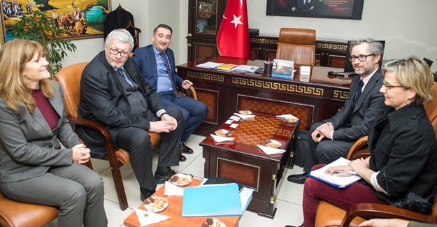 Vınals, Vali Vekili Mehmet Parlak’ı ziyaret etti