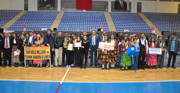 Van’da okullararası halkoyunları il birinciliği sona erdi