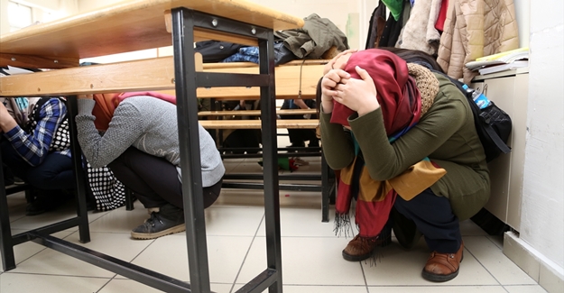 Van'da deprem ve yangın tatbikatı