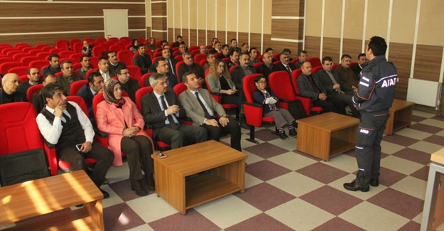 İl Milli Eğitim Müdürlüğü idareci ve personeline ‘Kimyasal Tehditler’ eğitimi