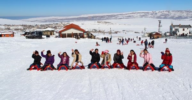 Ercişli öğrenciler kayak sporuyla tanıştı